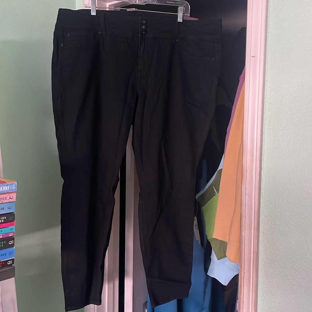 NWT 3 button Torrid jegging